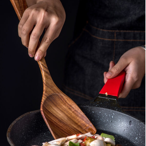 סט כלי מטבח מעץ